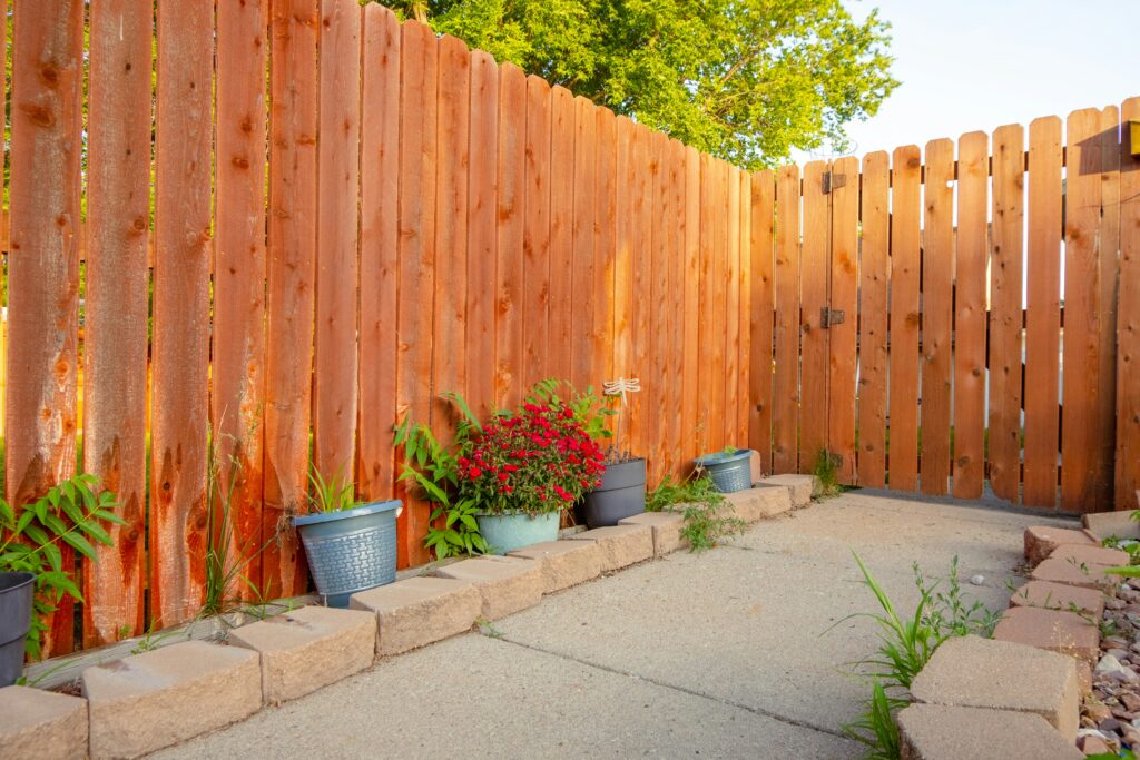 Anchorage fence company - Alaska Landworks