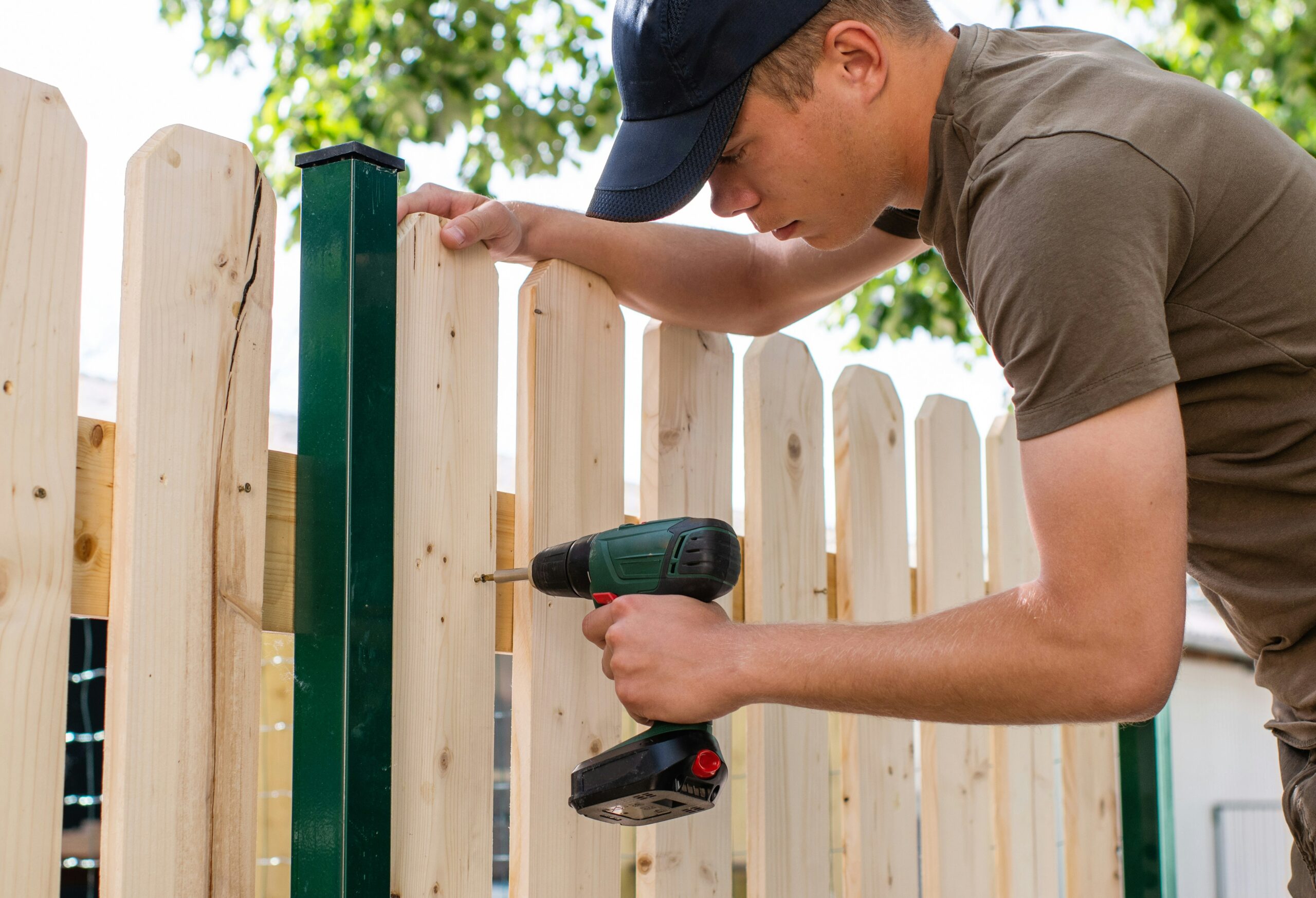 Fence Companies Anchorage - Alaska Landworks